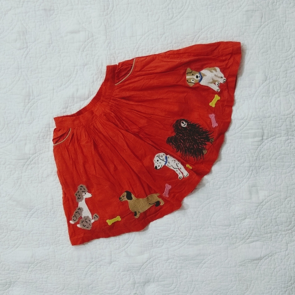 Mini boden 5t skirt with dogs.